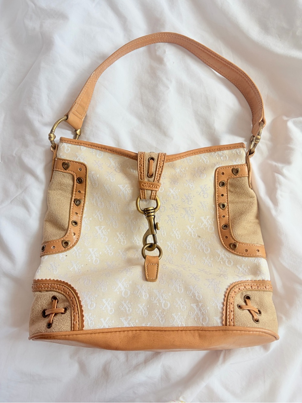 GUC XOXO Cream & Tan Shoulder Bag with Brass Hardware